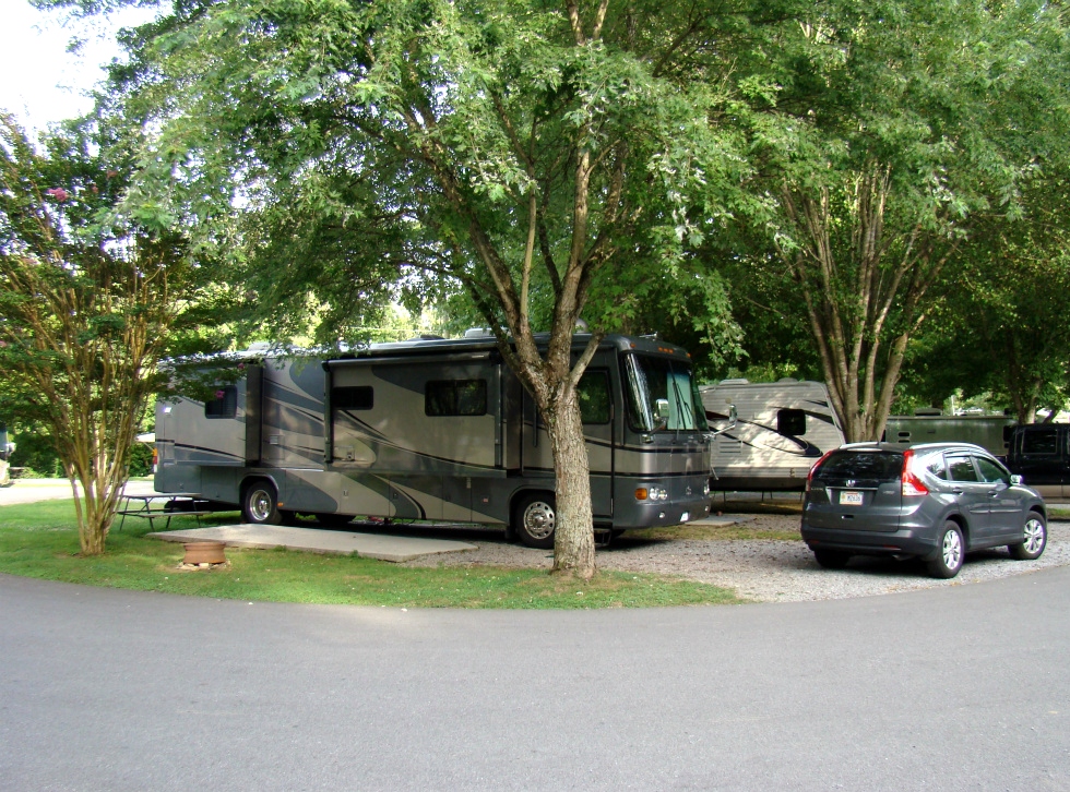 CAMPGROUND PIGEON FORGE TN - CREEKSIDE RV PARK - GOOD SAM PARK #1 CHOICE  RV Park Pigeon Forge 