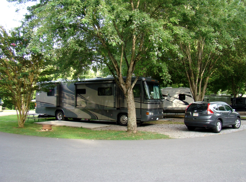 CAMPGROUND PIGEON FORGE TN - CREEKSIDE RV PARK - GOOD SAM PARK #1 CHOICE  RV Park Pigeon Forge 