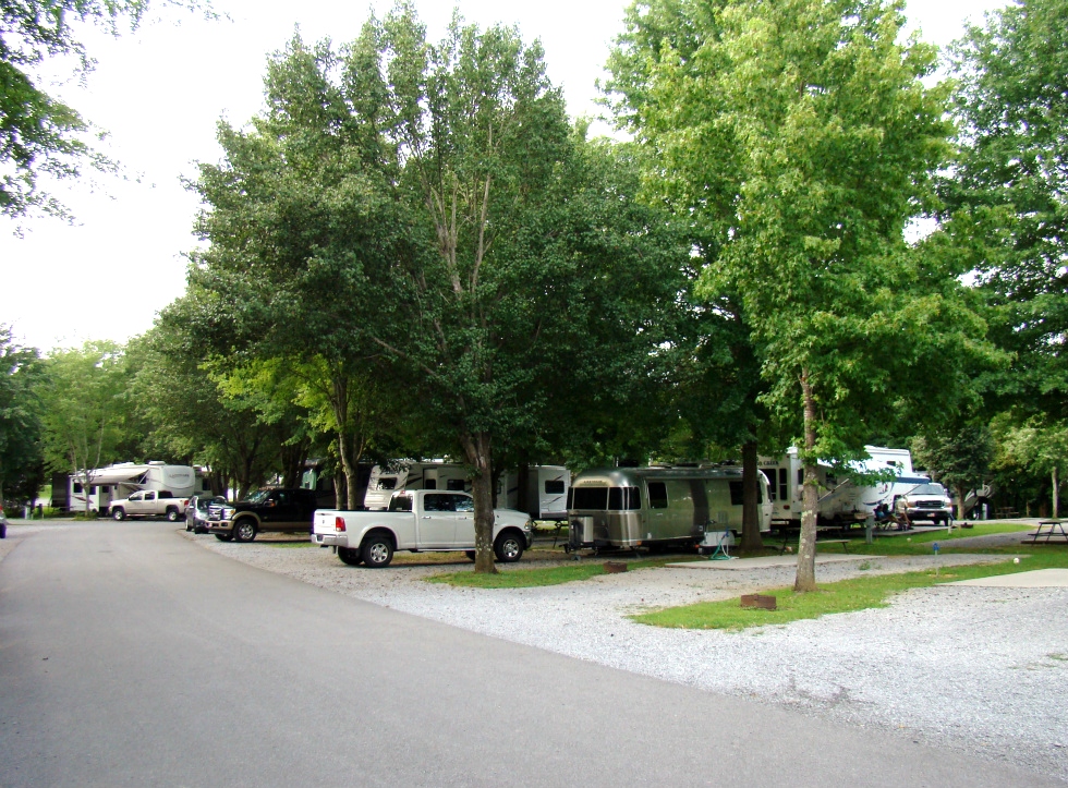 CAMPGROUND PIGEON FORGE TN - CREEKSIDE RV PARK - GOOD SAM PARK #1 CHOICE  RV Park Pigeon Forge 