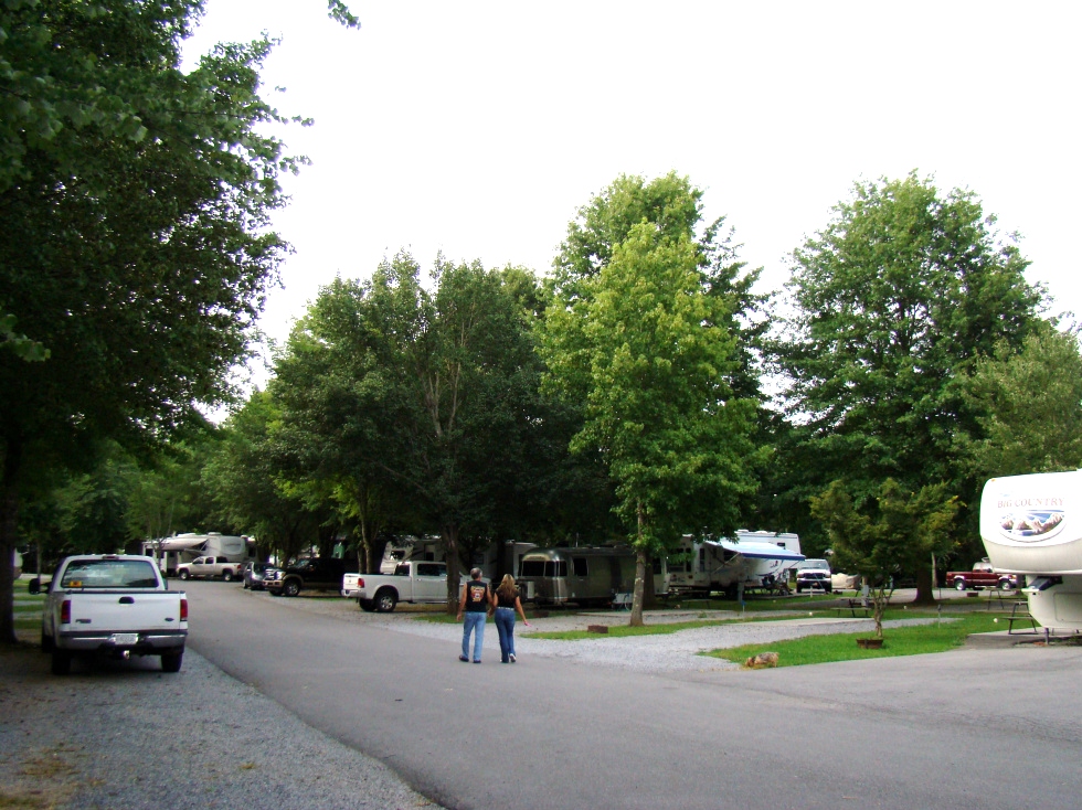 CAMPGROUND PIGEON FORGE TN - CREEKSIDE RV PARK - GOOD SAM PARK #1 CHOICE  RV Park Pigeon Forge 