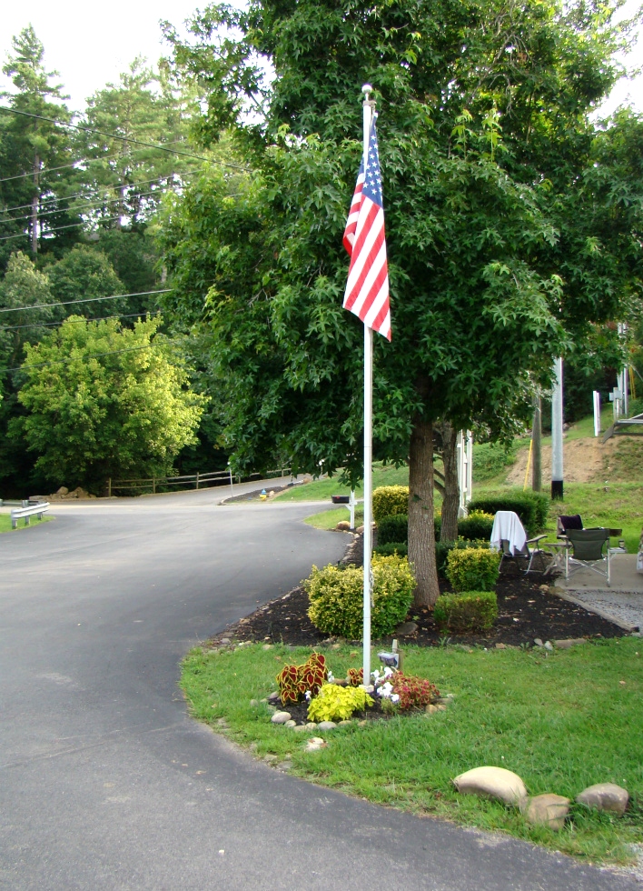 CAMPGROUND PIGEON FORGE TN - CREEKSIDE RV PARK - GOOD SAM PARK #1 CHOICE  RV Park Pigeon Forge 