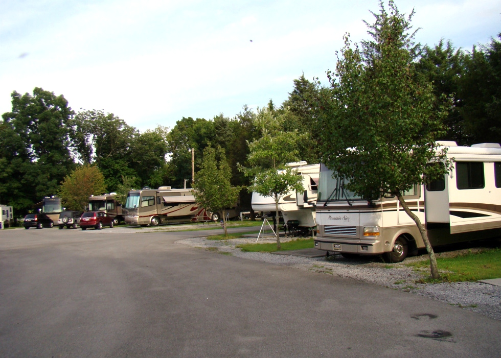 CAMPGROUND PIGEON FORGE TN - CREEKSIDE RV PARK - GOOD SAM PARK #1 CHOICE  RV Park Pigeon Forge 