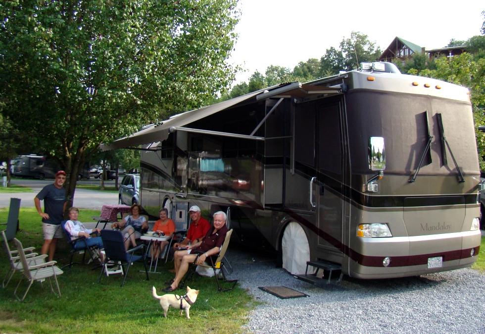 CAMPGROUND PIGEON FORGE TN - CREEKSIDE RV PARK - GOOD SAM PARK #1 CHOICE  RV Park Pigeon Forge 