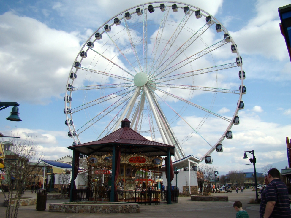 The Island - Great Smoky Mountain Wheel in Pigeon forge  RV Park Pigeon Forge 