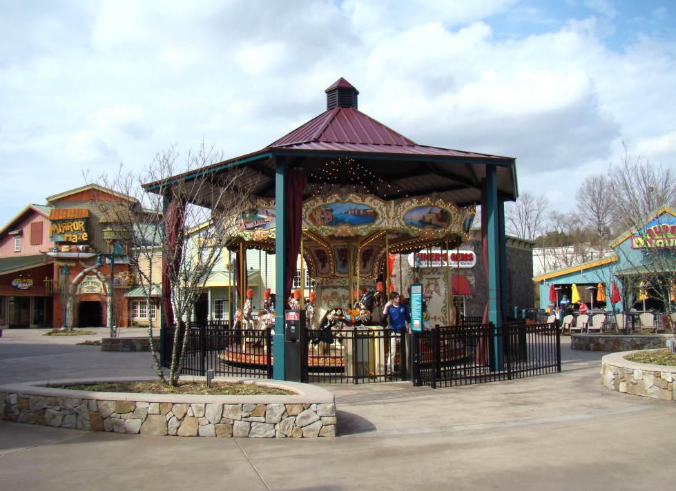 The Island - Great Smoky Mountain Wheel in Pigeon forge  RV Park Pigeon Forge 