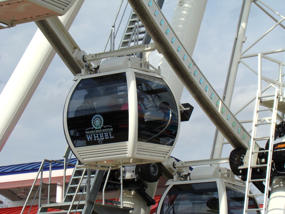 The Island - Great Smoky Mountain Wheel in Pigeon forge  RV Park Pigeon Forge 