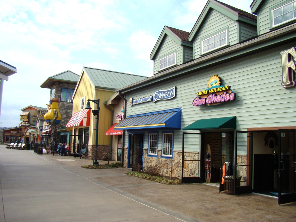 The Island - Great Smoky Mountain Wheel in Pigeon forge  RV Park Pigeon Forge 