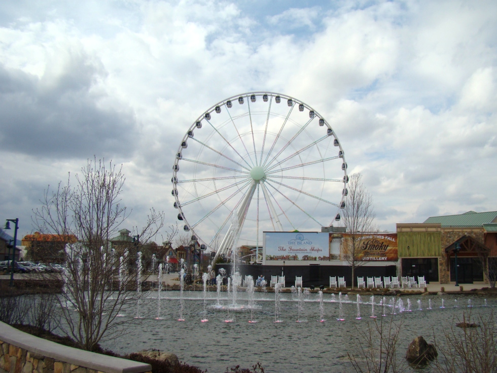 The Island - Great Smoky Mountain Wheel in Pigeon forge  RV Park Pigeon Forge 